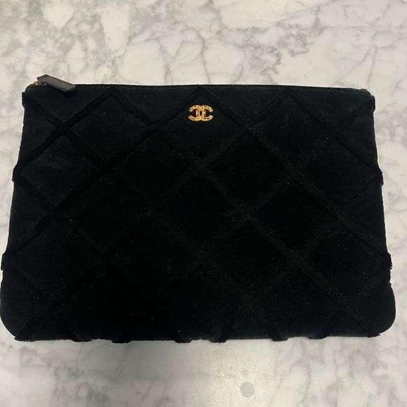 Sold - Chanel Velvet O Pouch - Picture 1 of 11